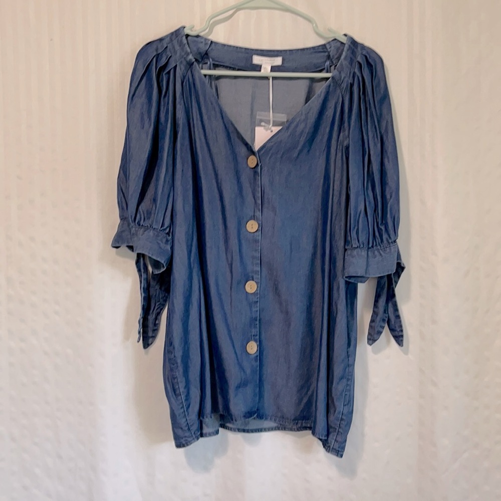 LC LAUREN CONRAD BUTTON UP TOP